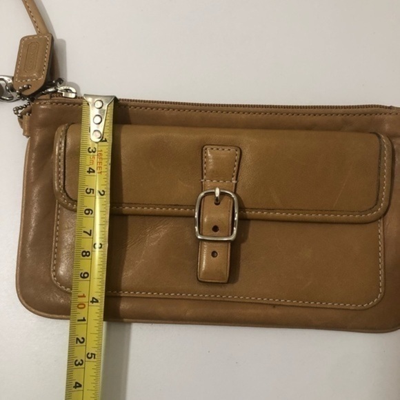 Coach vintage soho leather wristlet light brown tan